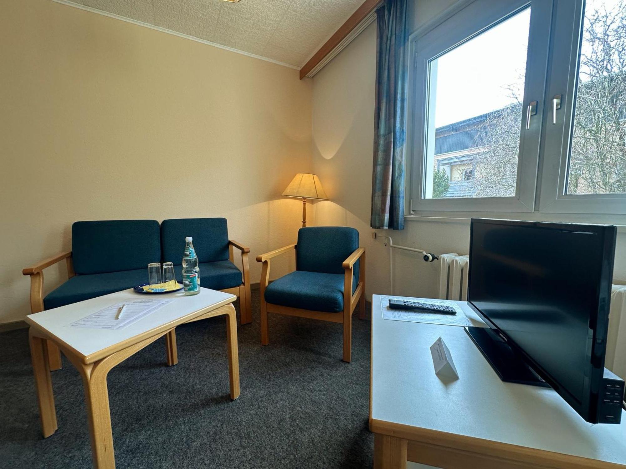 Hotel Am Laerchenberg I Fruehstueck, Wlan, Parkplatz Schirgiswalde-Kirschau Exterior photo
